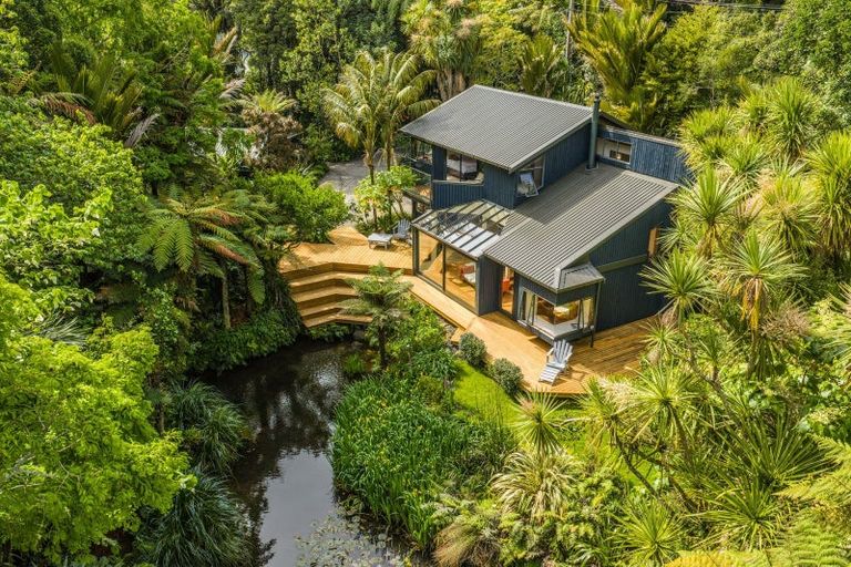 Photo of property in 11 Kereru Place, Upper Vogeltown, New Plymouth, 4310