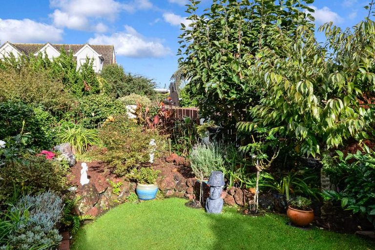 Photo of property in 8/47 Edmonton Road, Henderson, Auckland, 0612