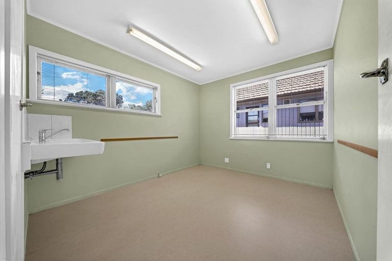 Photo of property in 1/261 Don Buck Road, Massey, Auckland, 0614
