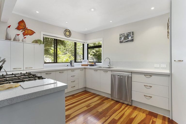 Photo of property in 11 Stanley Road, Glenfield, Auckland, 0629