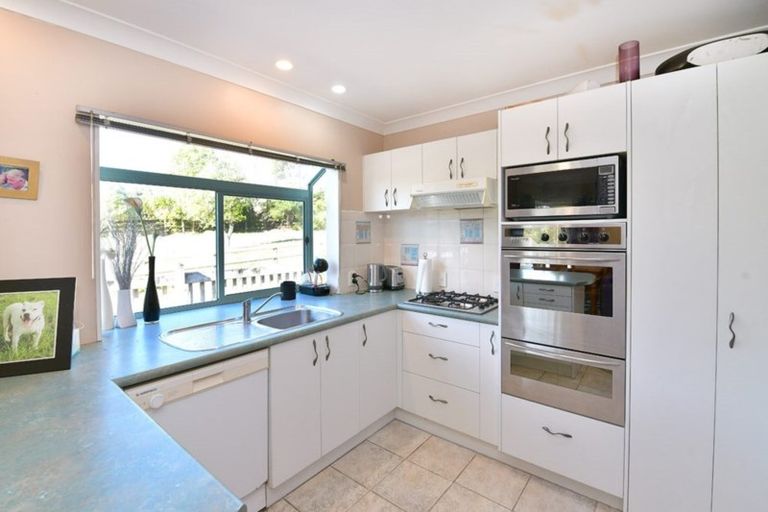 Photo of property in 1156 Peak Road, Helensville, 0875