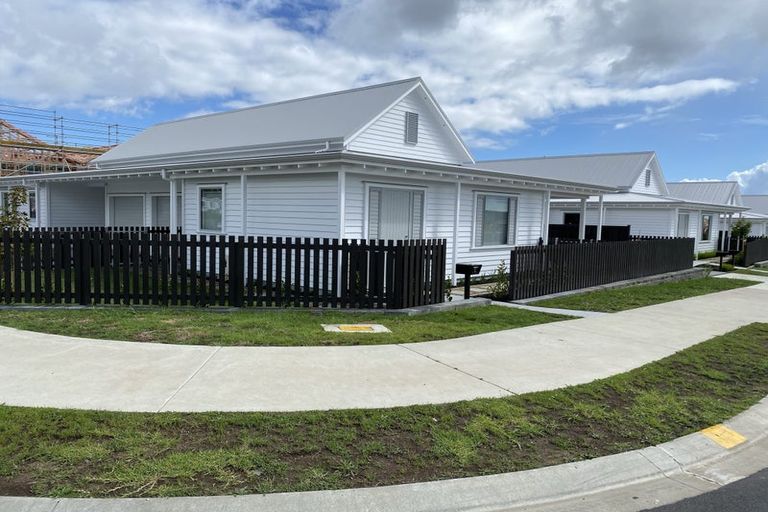 Photo of property in 2 Toka Lane, Red Beach, 0932