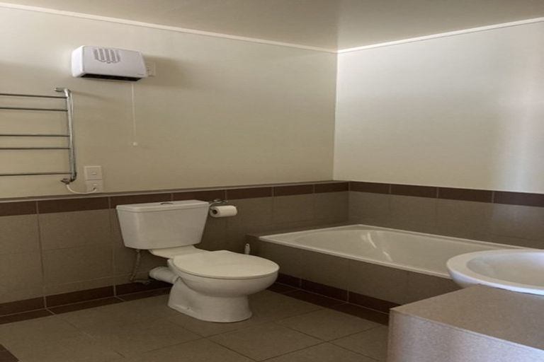 Photo of property in Pirie Street Townhouses, 28/35u Pirie Street, Mount Victoria, Wellington, 6011