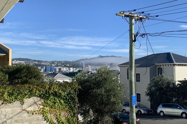 Photo of property in 4u2 Derby Street, Mount Victoria, Wellington, 6011