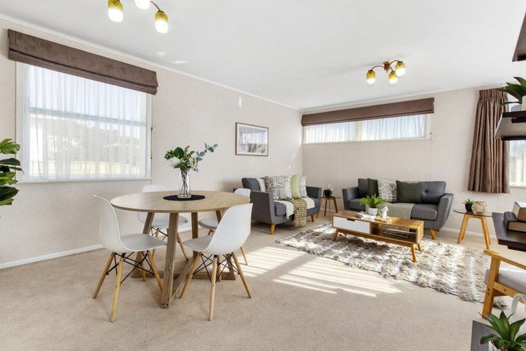 Photo of property in 8 Pauline Way, Paparangi, Wellington, 6037