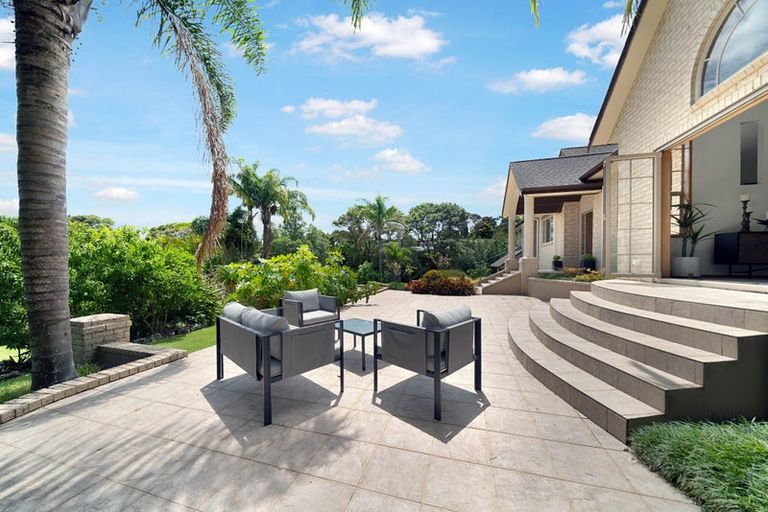 Photo of property in 3 Napuka Road, Henderson Valley, Auckland, 0612