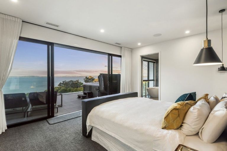 Photo of property in 90 Marine Parade, Mellons Bay, Auckland, 2014