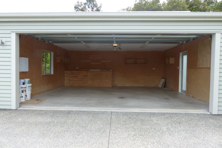 Photo of property in 19 Kakariki Grove, Waikanae, 5036