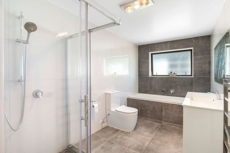 Photo of property in 9 Cooladawson Drive, Flat Bush, Auckland, 2019