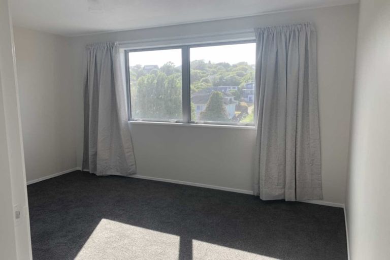 Photo of property in 137a Newlands Road, Newlands, Wellington, 6037