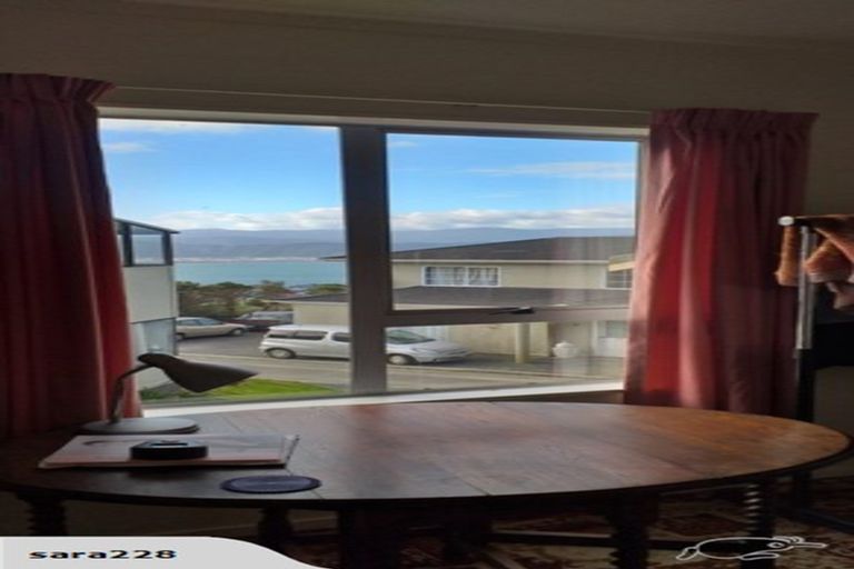 Photo of property in 2b Sunhaven Drive, Newlands, Wellington, 6037