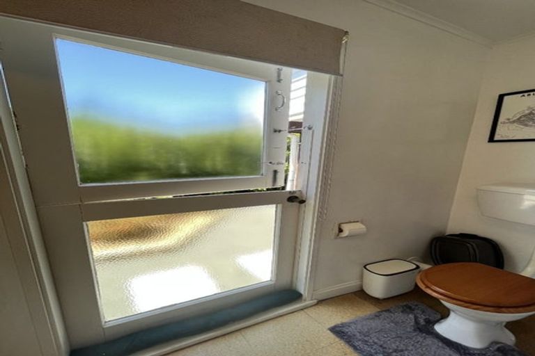 Photo of property in 2 Taupo Crescent, Plimmerton, Porirua, 5026