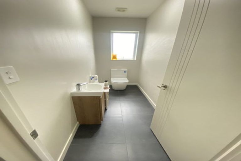 Photo of property in 11 Raymond Grace Avenue, Huapai, Kumeu, 0810