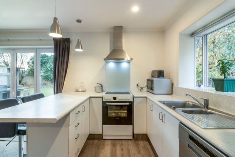 Photo of property in 8 Bellina Place, Broomfield, Christchurch, 8042