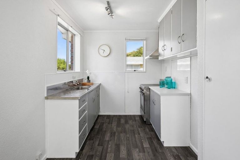Photo of property in 183c Newlands Road, Newlands, Wellington, 6037
