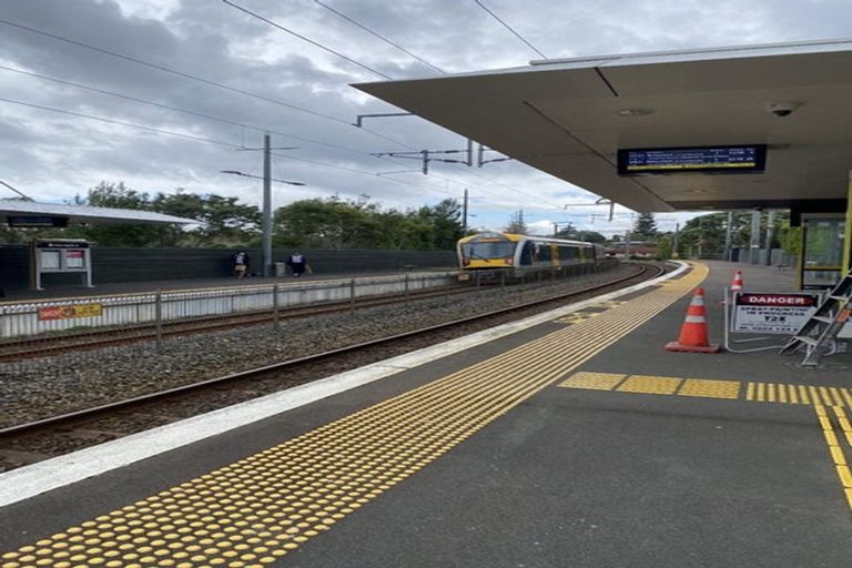 Photo of property in 33 Northall Road, New Lynn, Auckland, 0600