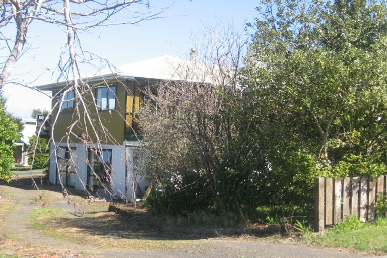 Photo of property in 10 Landel Place, Whitianga, 3510