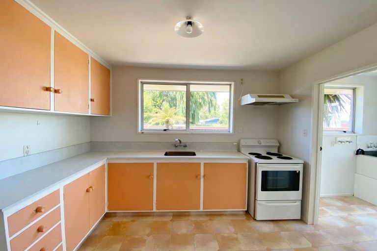 Photo of property in 2/329 Hendersons Road, Hoon Hay, Christchurch, 8025
