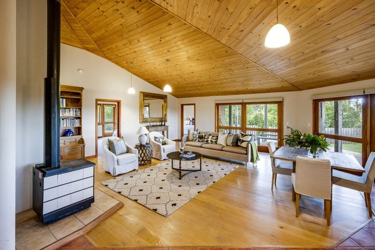 Photo of property in 565 Maraetotara Road, Maraetotara, Havelock North, 4294