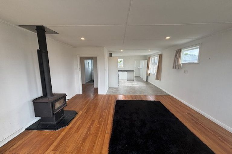 Photo of property in 7 Lawrence Street, Otane, 4202