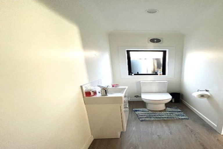 Photo of property in 40d Kervil Avenue, Te Atatu Peninsula, Auckland, 0610