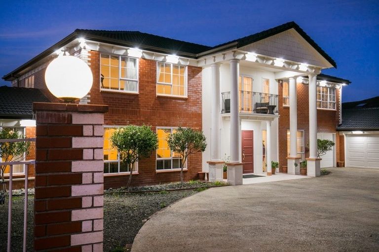 Photo of property in 18 Mansion Court, West Harbour, Auckland, 0618