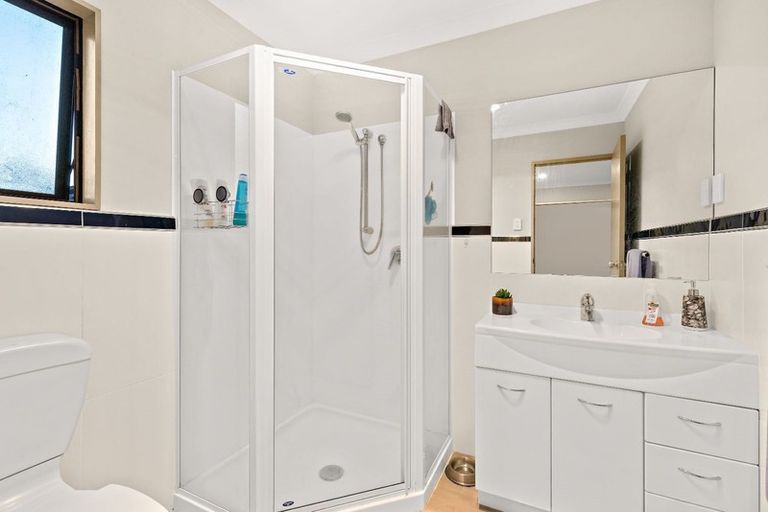 Photo of property in 45 Helleur Road, Massey, Auckland, 0614