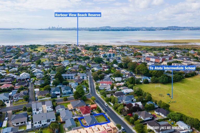 Photo of property in 23a Hereford Street, Te Atatu Peninsula, Auckland, 0610