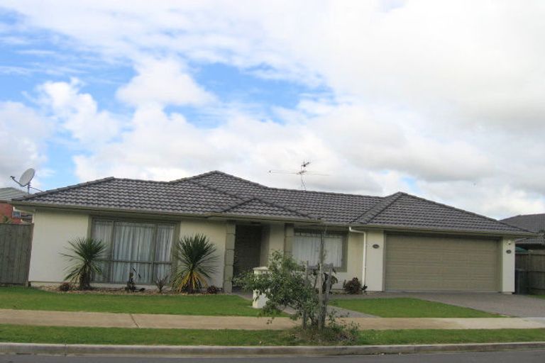 Photo of property in 6 Cambrian Crescent, Flat Bush, Auckland, 2016