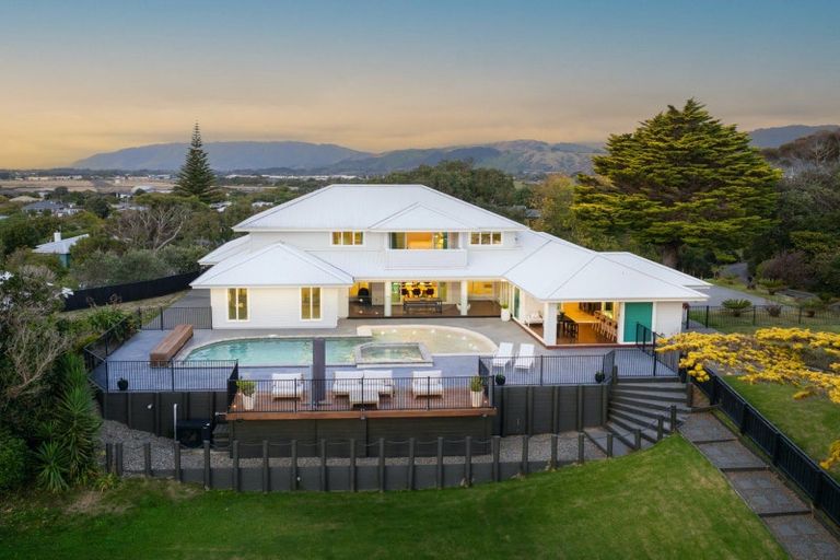 Photo of property in 71 Matatua Road, Raumati Beach, Paraparaumu, 5032