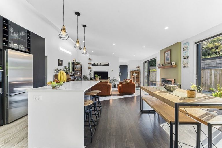 Photo of property in 4 Bright Way, Lower Vogeltown, New Plymouth, 4310