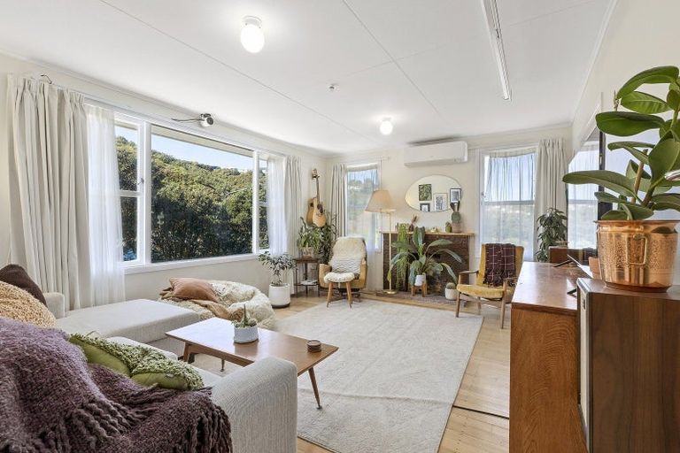 Photo of property in 121 Happy Valley Road, Owhiro Bay, Wellington, 6023
