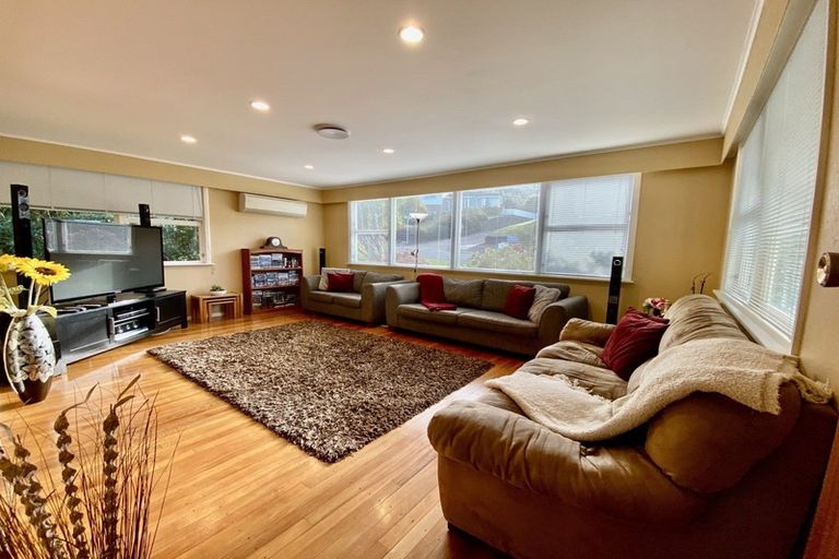 Photo of property in 79 Larsen Crescent, Tawa, Wellington, 5028