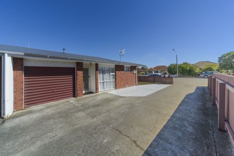 Photo of property in 70a Featherston Street, Takaro, Palmerston North, 4412