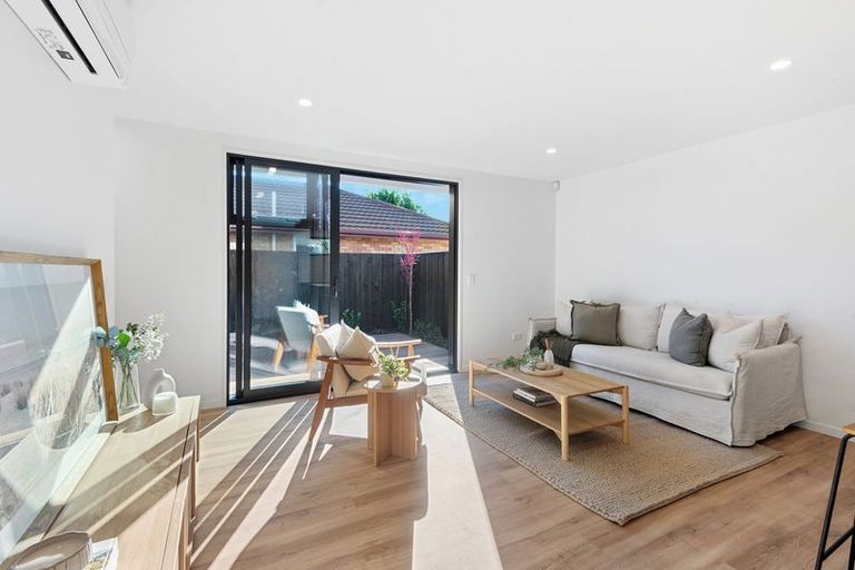 Photo of property in 2/8 Matata Place, Dallington, Christchurch, 8061