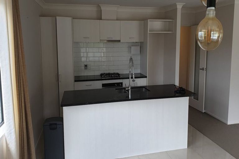 Photo of property in 22 Moonsail Drive, Whitby, Porirua, 5024