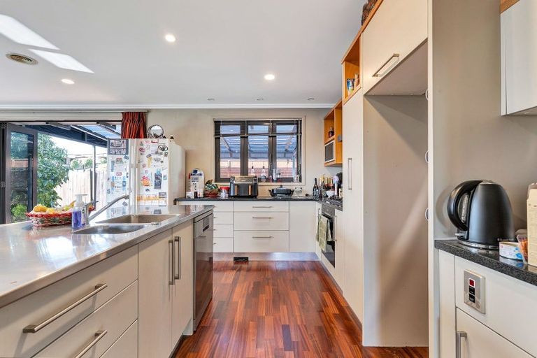 Photo of property in 204 Heta Road, Merrilands, New Plymouth, 4312