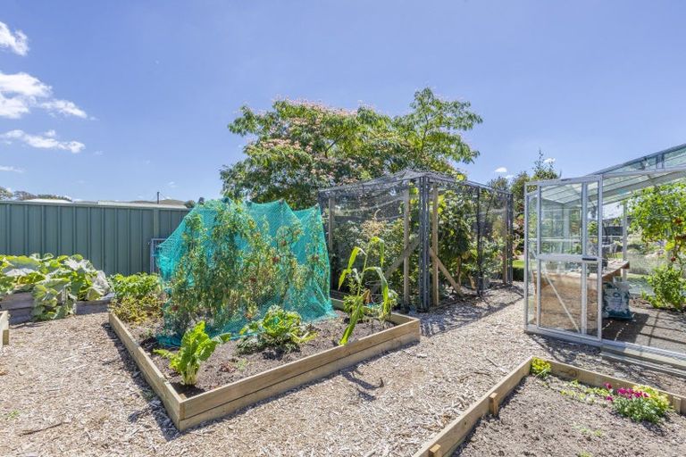 Photo of property in 3 Russell Street, Otane, 4202