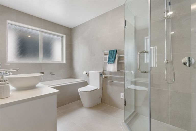 Photo of property in 39 Cloonlyon Drive, Flat Bush, Auckland, 2019