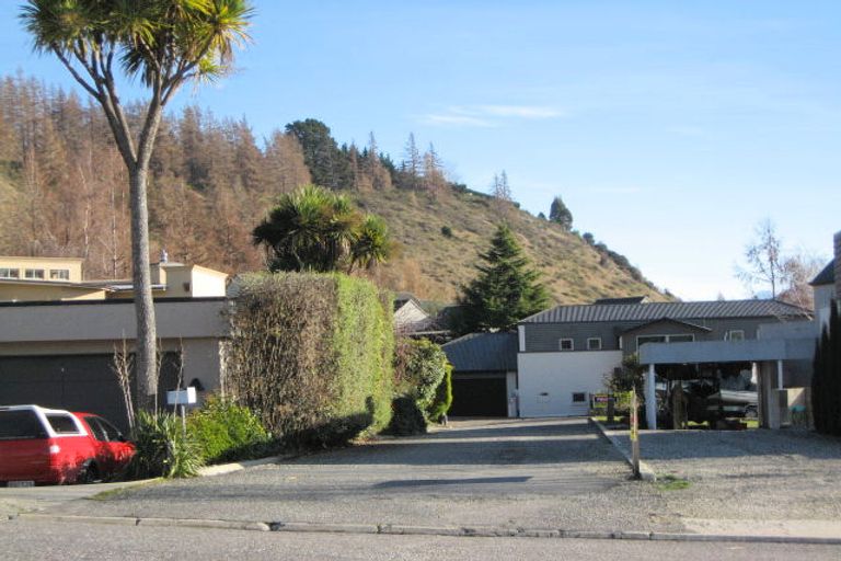 Photo of property in 21 Morrows Mead, Wanaka, 9305