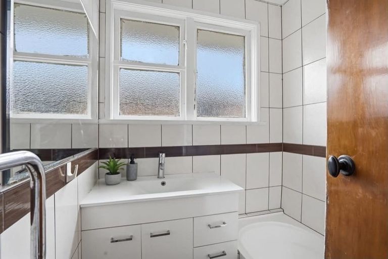 Photo of property in 52 Second Avenue, Avenues, Whangarei, 0110