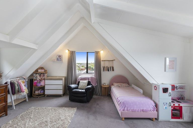 Photo of property in 64 Effingham Street, North New Brighton, Christchurch, 8083