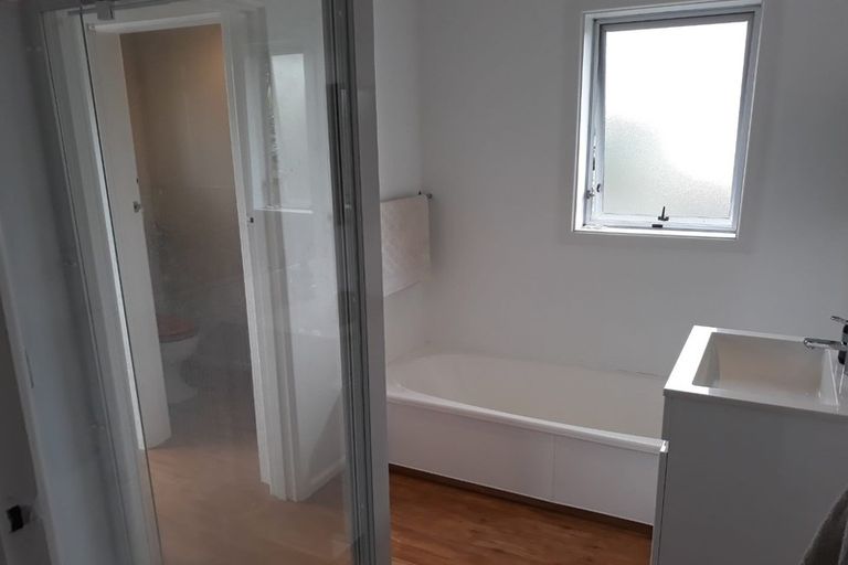 Photo of property in 8 Kyeburn Place, Avonhead, Christchurch, 8042