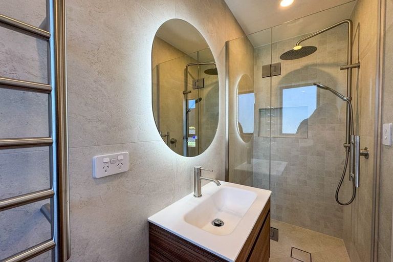 Photo of property in 19d House Avenue, Mangere Bridge, Auckland, 2022