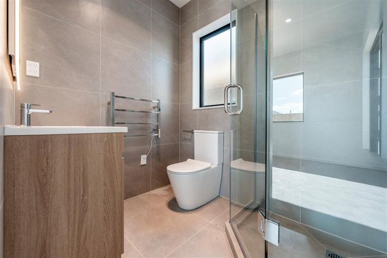 Photo of property in 48 Whakairo Crescent, Gulf Harbour, Whangaparaoa, 0930