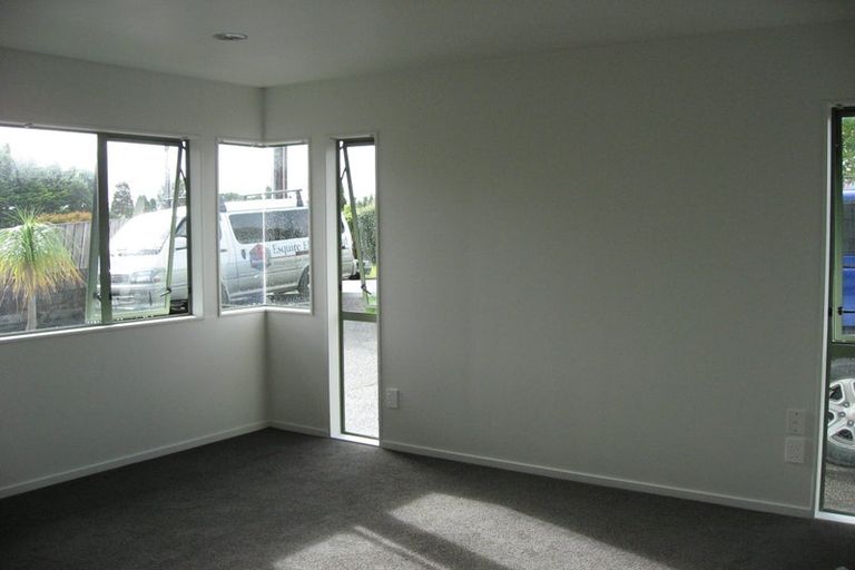 Photo of property in 32 Koromiko Street, New Lynn, Auckland, 0600
