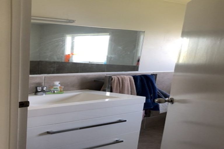 Photo of property in 24 Chippendale Crescent, Birkdale, Auckland, 0626