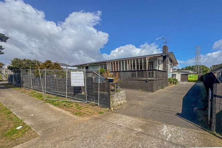 Photo of property in 43 Sandbrook Avenue, Otara, Auckland, 2023