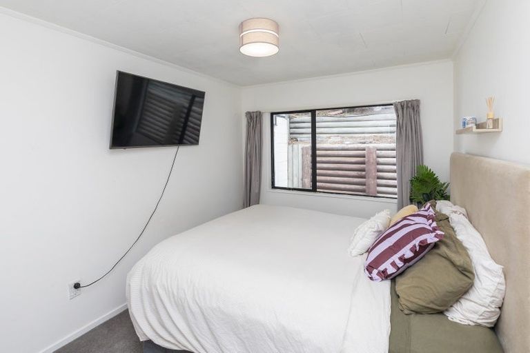 Photo of property in 64 Effingham Street, North New Brighton, Christchurch, 8083