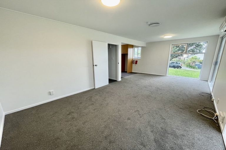 Photo of property in 7f1 Rangitane Street, Maupuia, Wellington, 6022